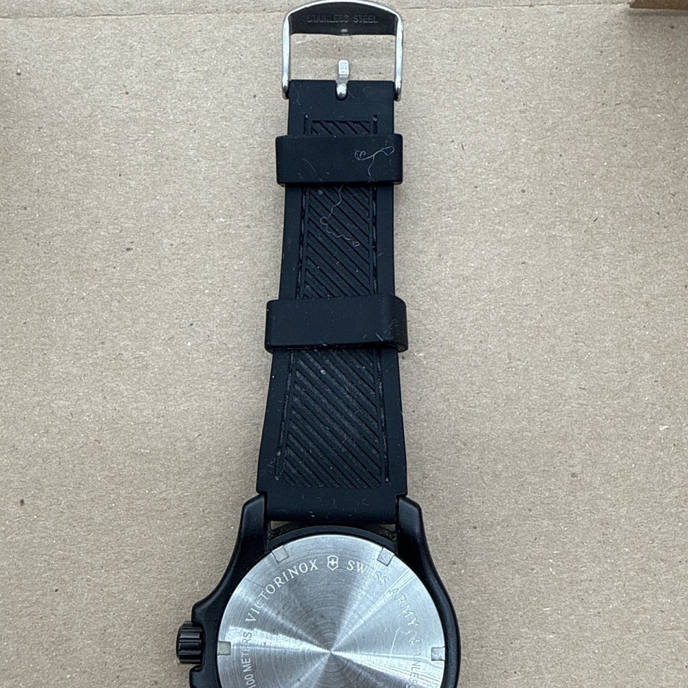 Original Victorinox Swiss Army Black Quartz Watch #241517 Rubber Strap - Picture 5 of 15
